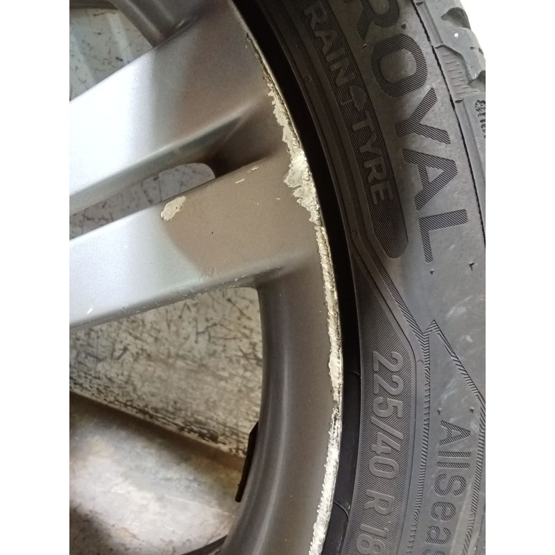 Recambio de juego llantas para seat leon (1p1) 2.0 tdi referencia OEM IAM  225/40 R18 92Y VER FOTOS
