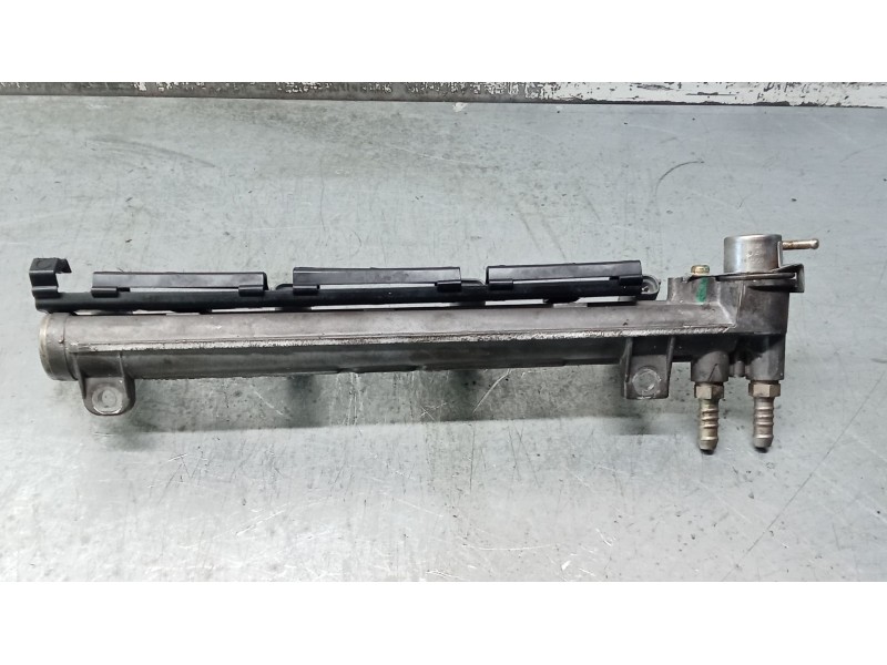 Recambio de rampa inyectora para seat leon (1m1) 1.6 16 v referencia OEM IAM   99