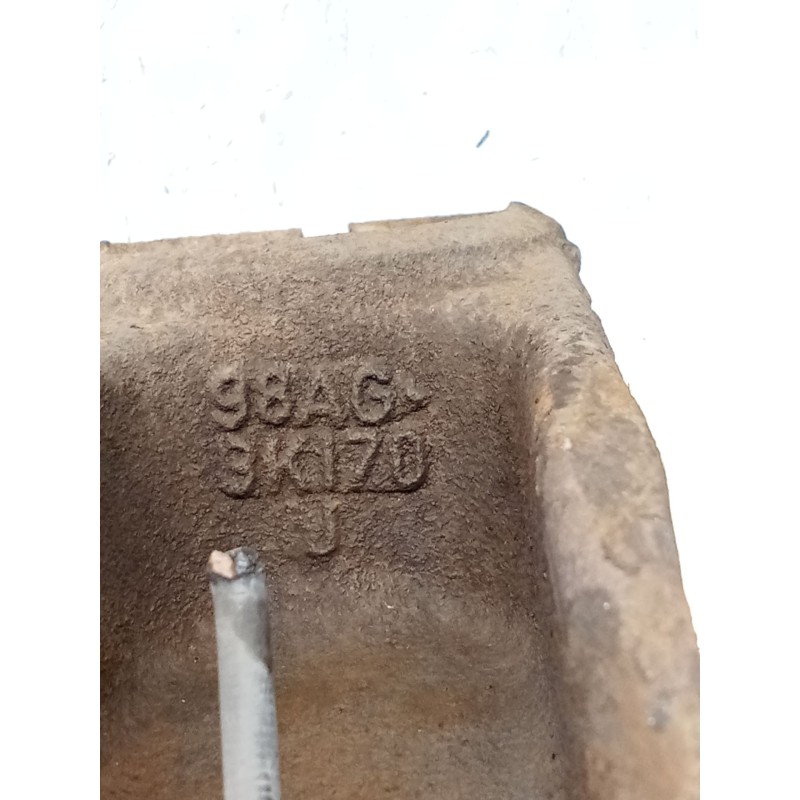 Recambio de mangueta delantera derecha para ford focus i sedán (dfw) 1.8 turbo di / tddi referencia OEM IAM   98