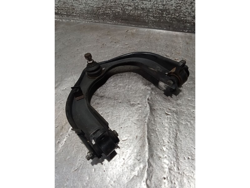 Recambio de brazo suspension superior delantero izquierdo para ssangyong rodius i 2.7 xdi referencia OEM IAM   05