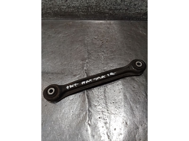 Recambio de brazo suspension inferior trasero izquierdo para ssangyong rodius i 2.7 xdi referencia OEM IAM  05 ANTERIOR