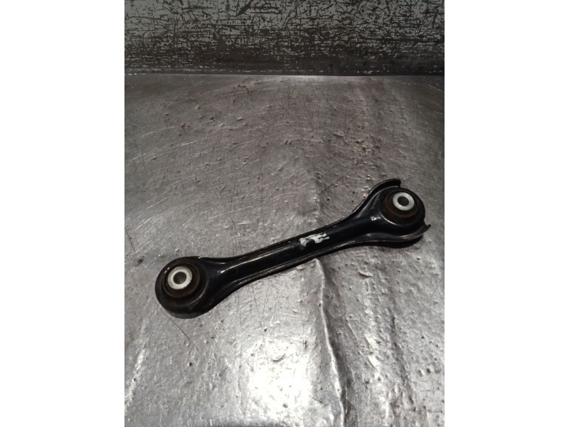 Recambio de brazo suspension superior trasero izquierdo para ssangyong rodius i 2.7 xdi referencia OEM IAM  05 ANTERIOR