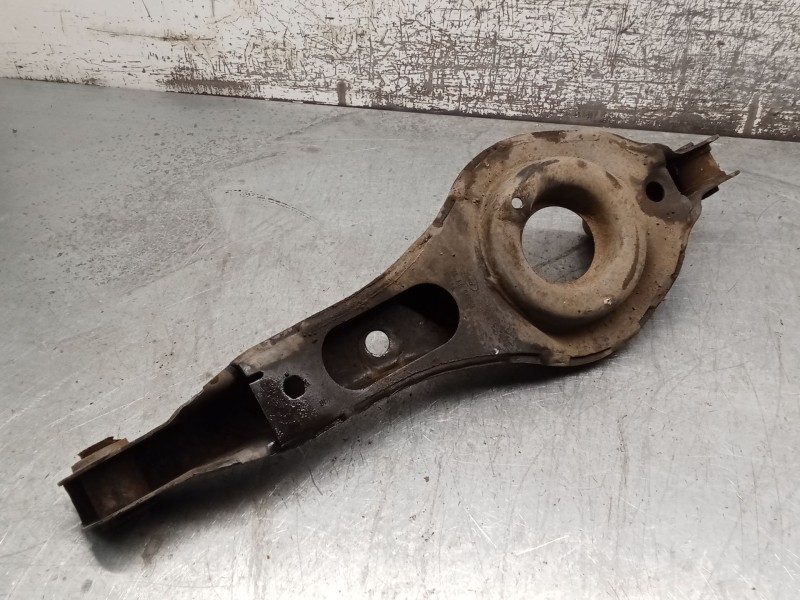 Recambio de brazo suspension inferior trasero izquierdo para ford focus i sedán (dfw) 1.8 turbo di / tddi referencia OEM IAM   9