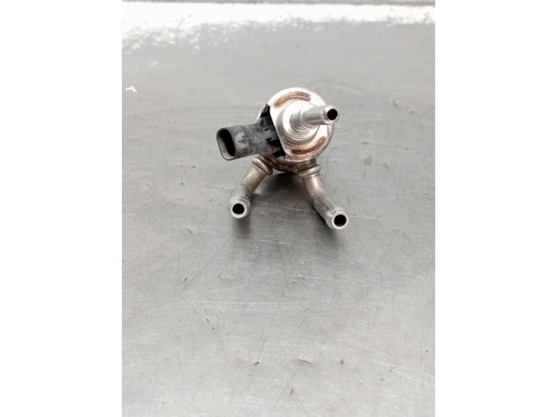 Recambio de inyector para mercedes-benz clase c (w206) c 200 d (206.003) referencia OEM IAM A0004905300 A3C0540140000 2021. 2303
