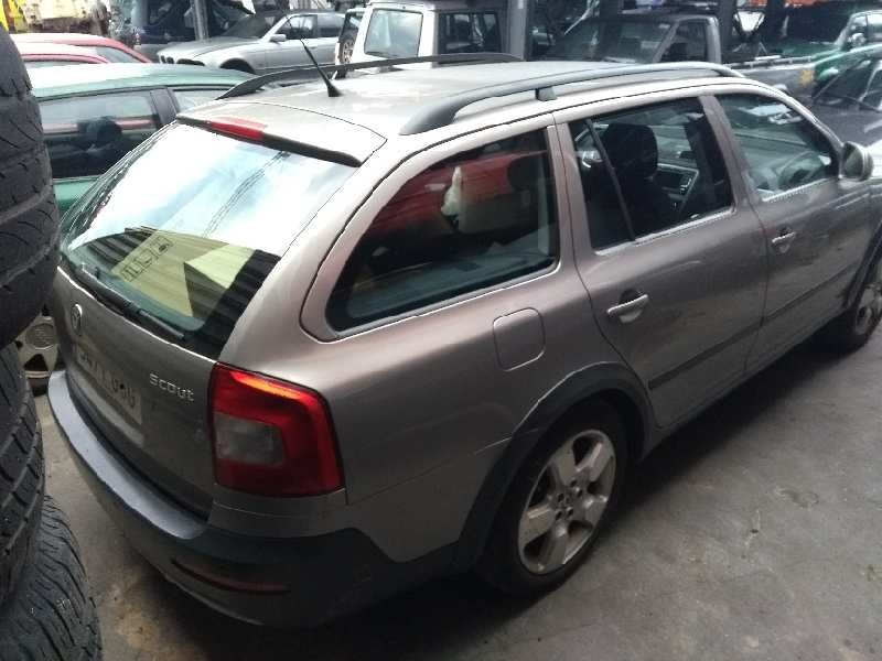 skoda octavia combi (1z5) del año 2009