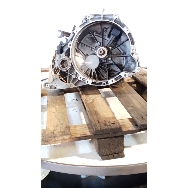 Recambio de caja cambios para ford focus i sedán (dfw) 1.8 turbo di / tddi referencia OEM IAM XS4R 7002 RA 5V 1GA1 9C18 000032