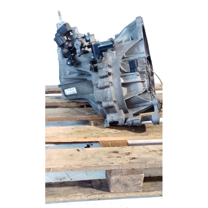 Recambio de caja cambios para ford focus i sedán (dfw) 1.8 turbo di / tddi referencia OEM IAM XS4R 7002 RA 5V 1GA1 9C18 000032