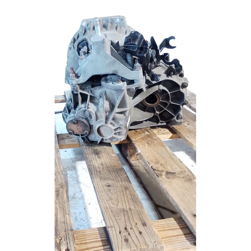 Recambio de caja cambios para ford focus i sedán (dfw) 1.8 turbo di / tddi referencia OEM IAM XS4R 7002 RA 5V 1GA1 9C18 000032