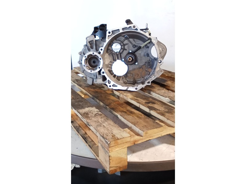 Recambio de caja cambios para volkswagen t-roc (a11, d11) 2.0 tdi scr referencia OEM IAM VCN 6V 050724 64 FM6C9008 0145