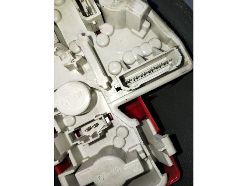Recambio de piloto trasero izquierdo para volkswagen passat b5.5 (3b3) 1.9 tdi referencia OEM IAM   