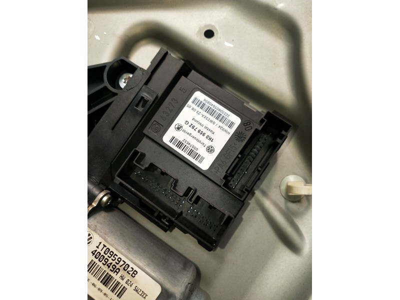 Recambio de elevalunas delantero derecho para skoda octavia ii (1z3) 1.9 tdi referencia OEM IAM 1K0959792 5P 2004