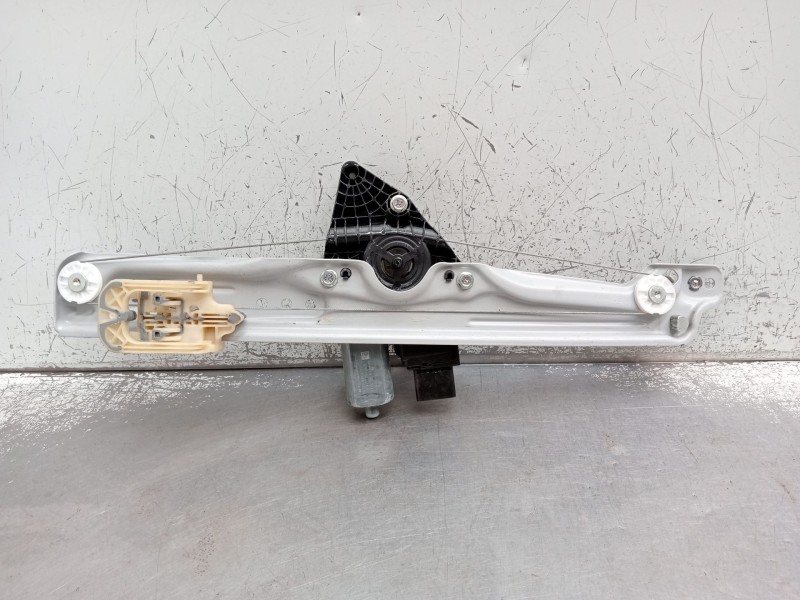 Recambio de elevalunas trasero derecho para opel crossland x / crossland (p17, p2qo) 1.2 (75) referencia OEM IAM 0130824272 5P. 