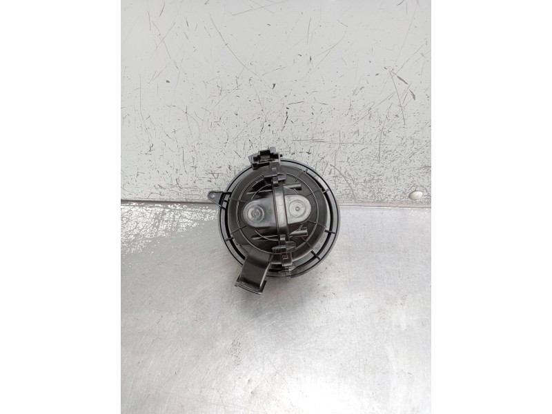 Recambio de motor calefaccion para opel crossland x / crossland (p17, p2qo) 1.2 (75) referencia OEM IAM HB613001 0807667 BZ78792