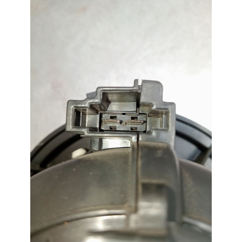 Recambio de motor calefaccion para opel crossland x / crossland (p17, p2qo) 1.2 (75) referencia OEM IAM HB613001 0807667 BZ78792