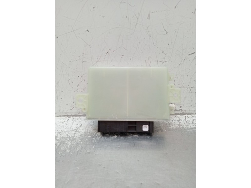Recambio de modulo electronico para mercedes-benz clase c (w206) c 200 d (206.003) referencia OEM IAM A0009008233 A0009010213 A2