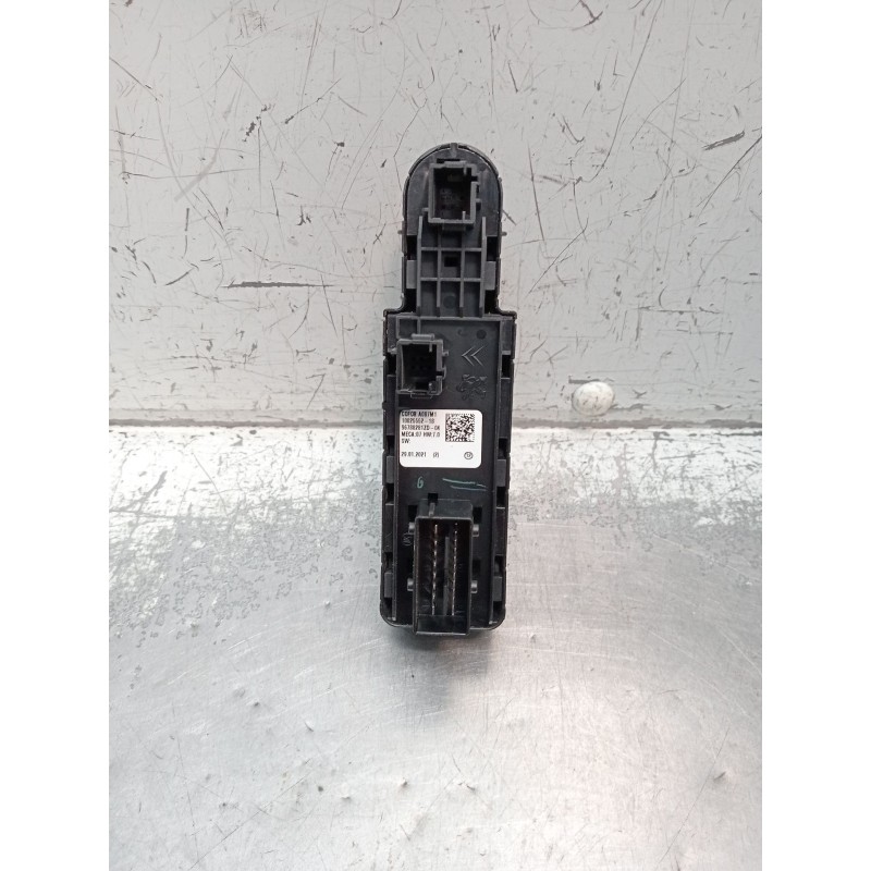Recambio de mando elevalunas delantero izquierdo para opel crossland x / crossland (p17, p2qo) 1.2 (75) referencia OEM IAM 96788
