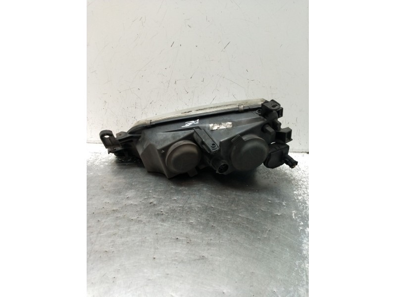Recambio de faro derecho para opel vectra b hatchback (j96) 1.7 td (f68) referencia OEM IAM   1995