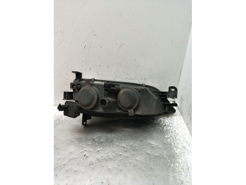 Recambio de faro izquierdo para opel vectra b hatchback (j96) 1.7 td (f68) referencia OEM IAM   1995