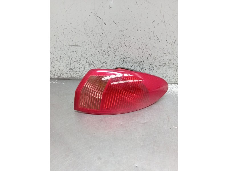 Recambio de piloto trasero derecho para alfa romeo 147 (937_) 1.6 16v t.spark eco (937.axa1a, 937.bxa1a) referencia OEM IAM   