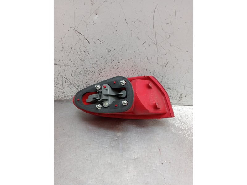 Recambio de piloto trasero derecho para alfa romeo 147 (937_) 1.6 16v t.spark eco (937.axa1a, 937.bxa1a) referencia OEM IAM   