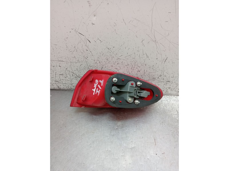 Recambio de piloto trasero izquierdo para alfa romeo 147 (937_) 1.6 16v t.spark eco (937.axa1a, 937.bxa1a) referencia OEM IAM   