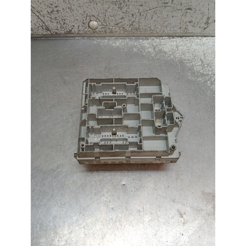 Recambio de caja reles / fusibles para alfa romeo 147 (937_) 1.6 16v t.spark eco (937.axa1a, 937.bxa1a) referencia OEM IAM 51742