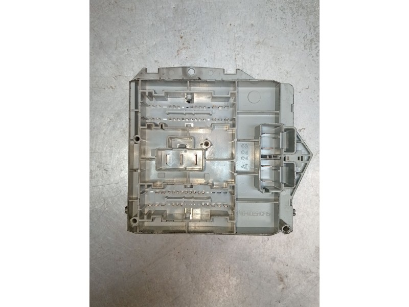 Recambio de caja reles / fusibles para alfa romeo 147 (937_) 1.6 16v t.spark eco (937.axa1a, 937.bxa1a) referencia OEM IAM 51742