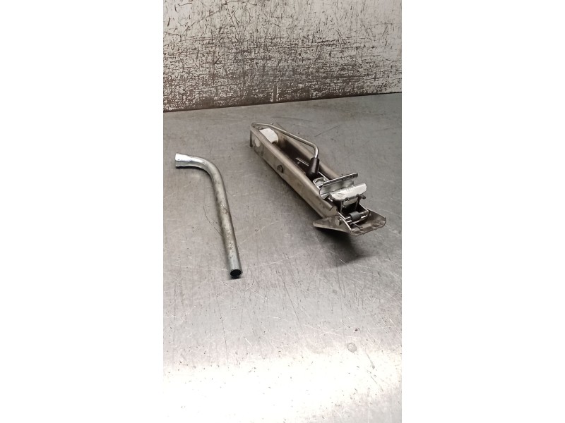 Recambio de gato para seat ibiza iii (6l1) 1.4 16v referencia OEM IAM 6Q0011031D  02