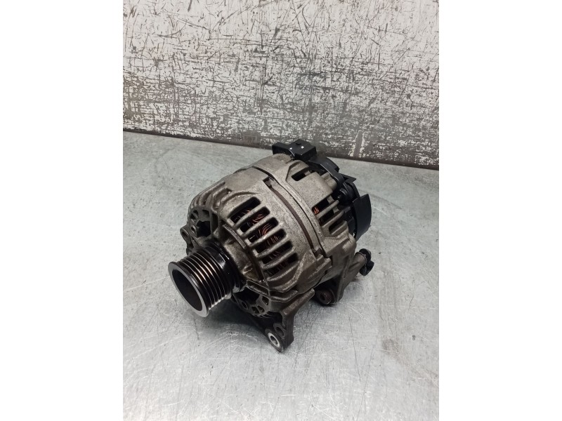 Recambio de alternador para seat ibiza iii (6l1) 1.4 16v referencia OEM IAM 0124325013 037903025M 90A
