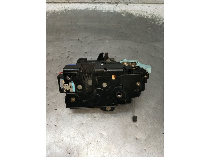 Recambio de motor cierre centralizado delantero derecho para volkswagen golf v (1k1) 1.9 tdi referencia OEM IAM 3D1837016 3P 200