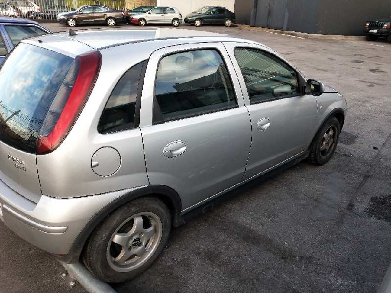 opel corsa c del año 2004