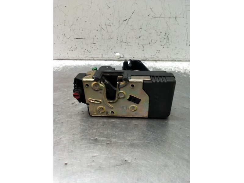 Recambio de motor cierre centralizado trasero derecho para opel vectra b hatchback (j96) 1.7 td (f68) referencia OEM IAM 9050399