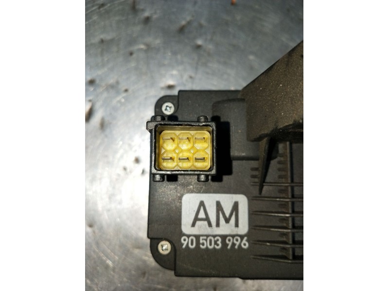 Recambio de motor cierre centralizado trasero derecho para opel vectra b hatchback (j96) 1.7 td (f68) referencia OEM IAM 9050399