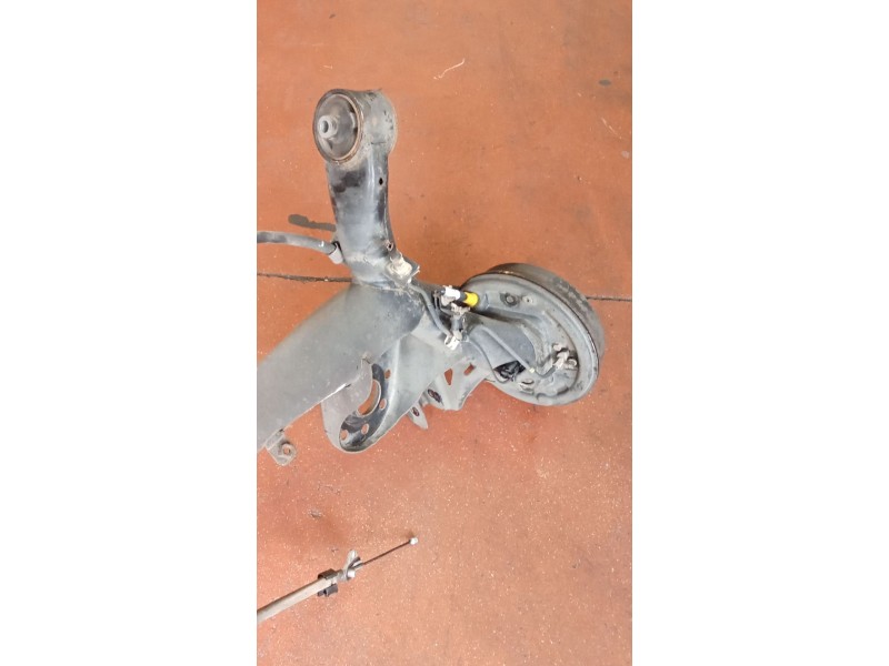Recambio de puente trasero para toyota yaris (_p9_) 1.3 vvt-i (scp90_) referencia OEM IAM TAMBOR/ABS  05