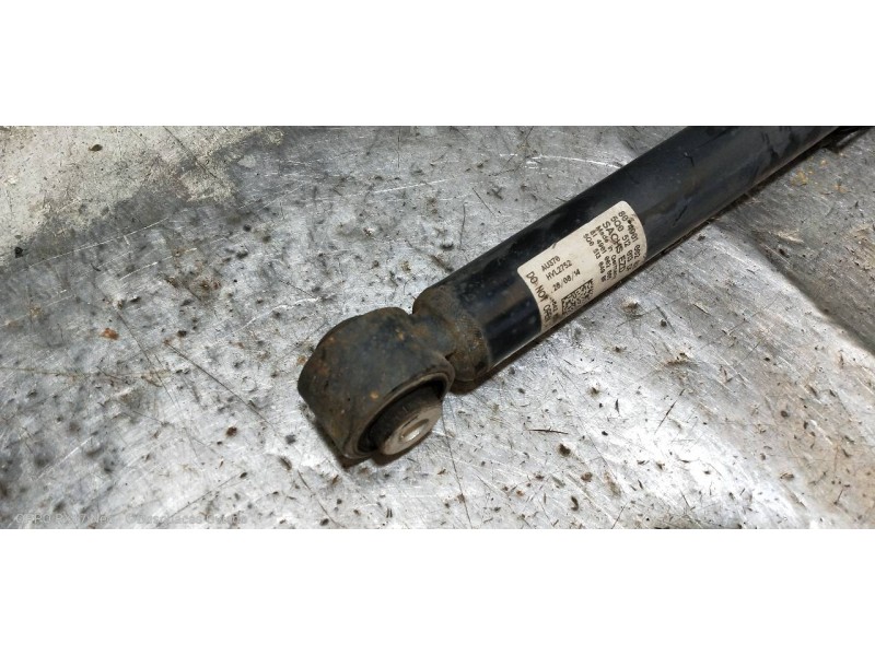 Recambio de amortiguador trasero derecho para audi a3 (8v) ambiente referencia OEM IAM 5Q0513049BF  