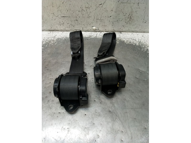 Recambio de juego cinturones trasero para hyundai accent iii (mc) 1.4 gl referencia OEM IAM  3P 2005