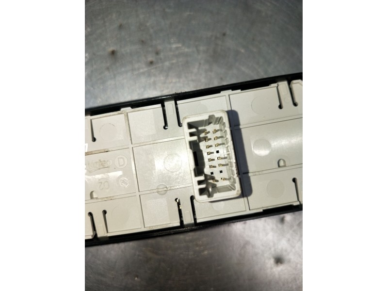 Recambio de mando elevalunas delantero izquierdo para renault scénic iii (jz0/1_) 1.5 dci referencia OEM IAM 80731978R 5P 2009