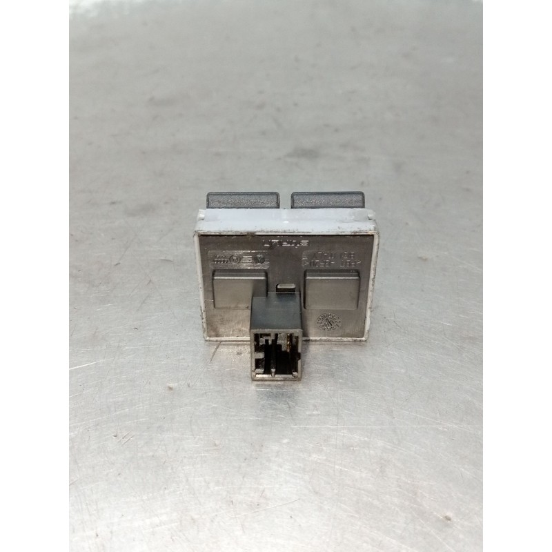 Recambio de mando elevalunas delantero izquierdo para seat ibiza iii (6l1) 1.4 16v referencia OEM IAM  5P 2002