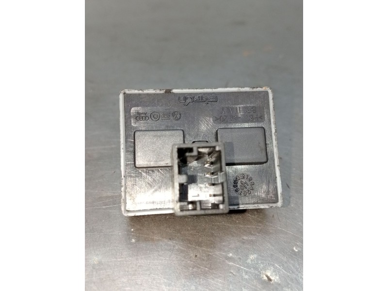 Recambio de mando elevalunas delantero izquierdo para seat ibiza iii (6l1) 1.4 16v referencia OEM IAM  5P 2002