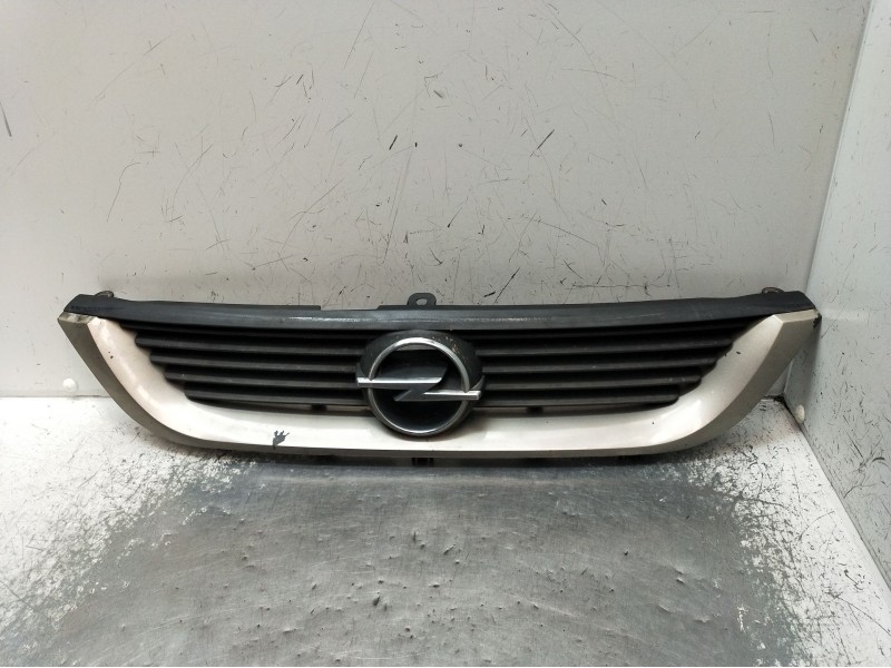 Recambio de rejilla delantera para opel vectra b hatchback (j96) 1.7 td (f68) referencia OEM IAM   1995