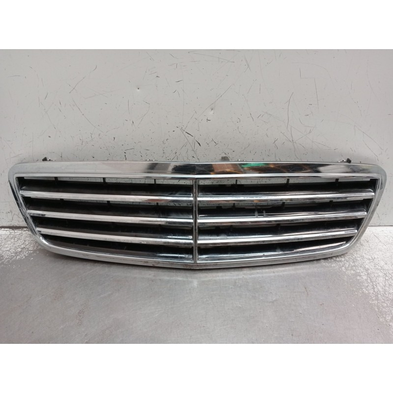 Recambio de rejilla delantera para mercedes-benz clase c (w203) c 270 cdi (203.016) referencia OEM IAM   2000