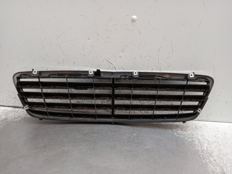 Recambio de rejilla delantera para mercedes-benz clase c (w203) c 270 cdi (203.016) referencia OEM IAM   2000