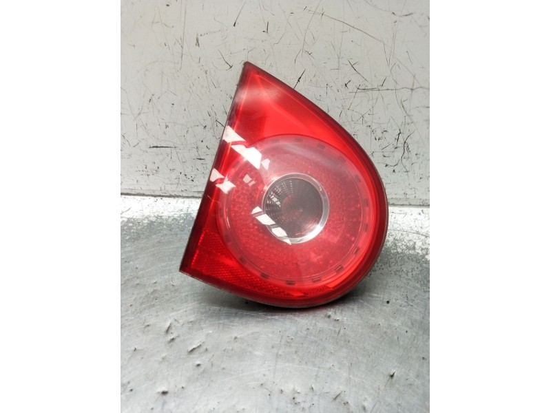 Recambio de piloto trasero izquierdo interior para volkswagen golf v (1k1) 1.9 tdi referencia OEM IAM 1K6945093G 89032904 2003