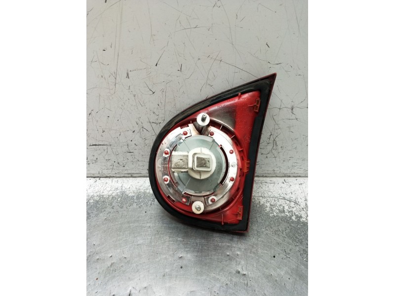 Recambio de piloto trasero izquierdo interior para volkswagen golf v (1k1) 1.9 tdi referencia OEM IAM 1K6945093G 89032904 2003