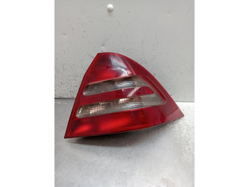 Recambio de piloto trasero derecho para mercedes-benz clase c (w203) c 270 cdi (203.016) referencia OEM IAM   2000