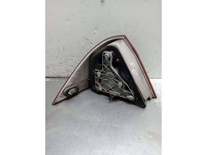 Recambio de piloto trasero derecho para mercedes-benz clase c (w203) c 270 cdi (203.016) referencia OEM IAM   2000