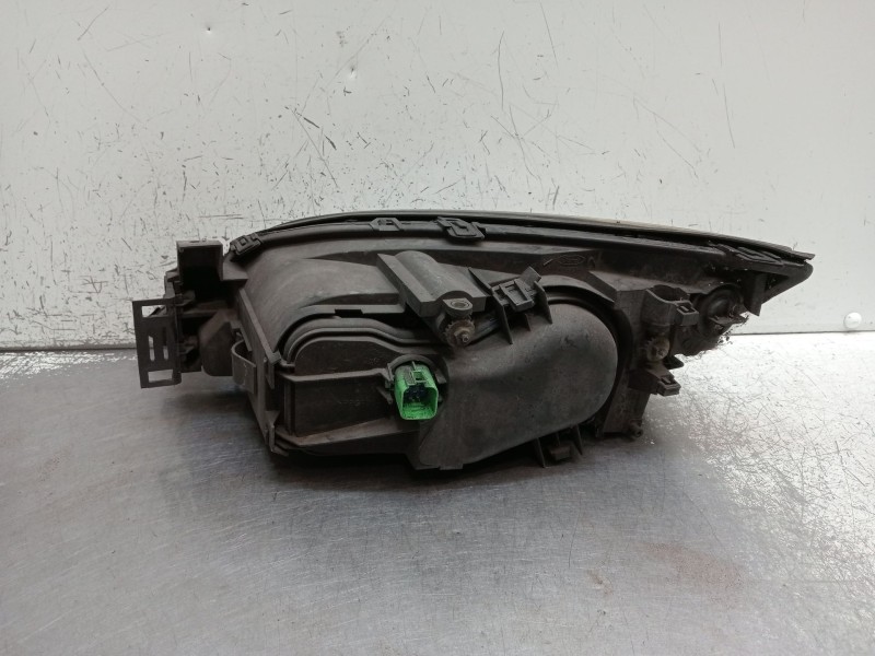 Recambio de faro derecho para ford mondeo iii sedán (b4y) 2.0 tdci referencia OEM IAM 0301174202 1S7113005AL 2001
