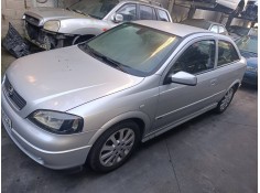 opel astra g berlina del año 2004