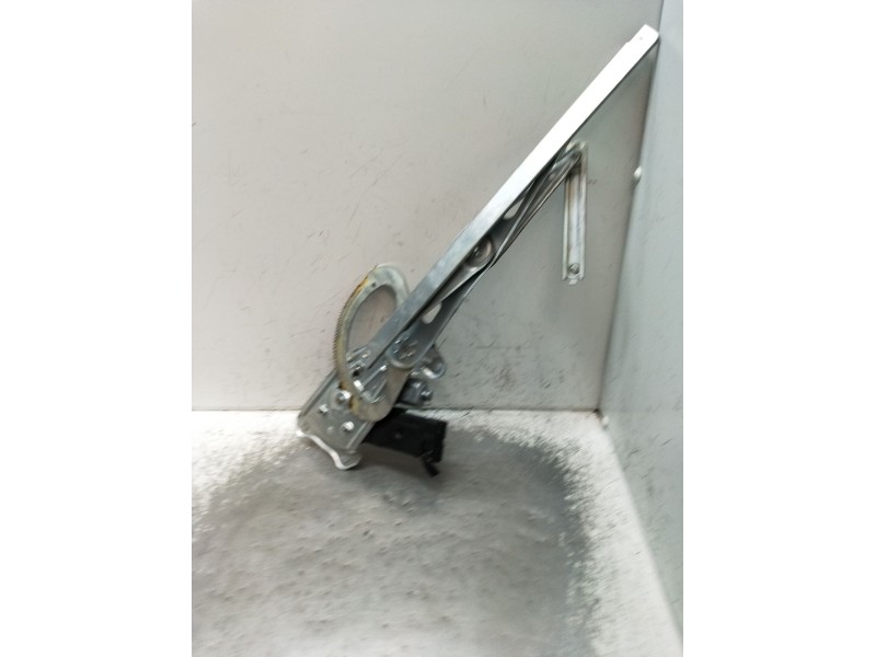 Recambio de elevalunas delantero izquierdo para renault scénic iii (jz0/1_) 1.5 dci referencia OEM IAM  5P 2009