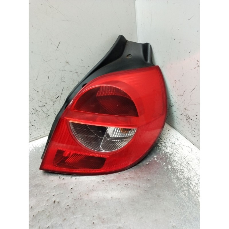 Recambio de piloto trasero derecho para renault clio iii (br0/1, cr0/1) 1.2 16v (br02, br0j, br11, cr02, cr0j, cr11) referencia 